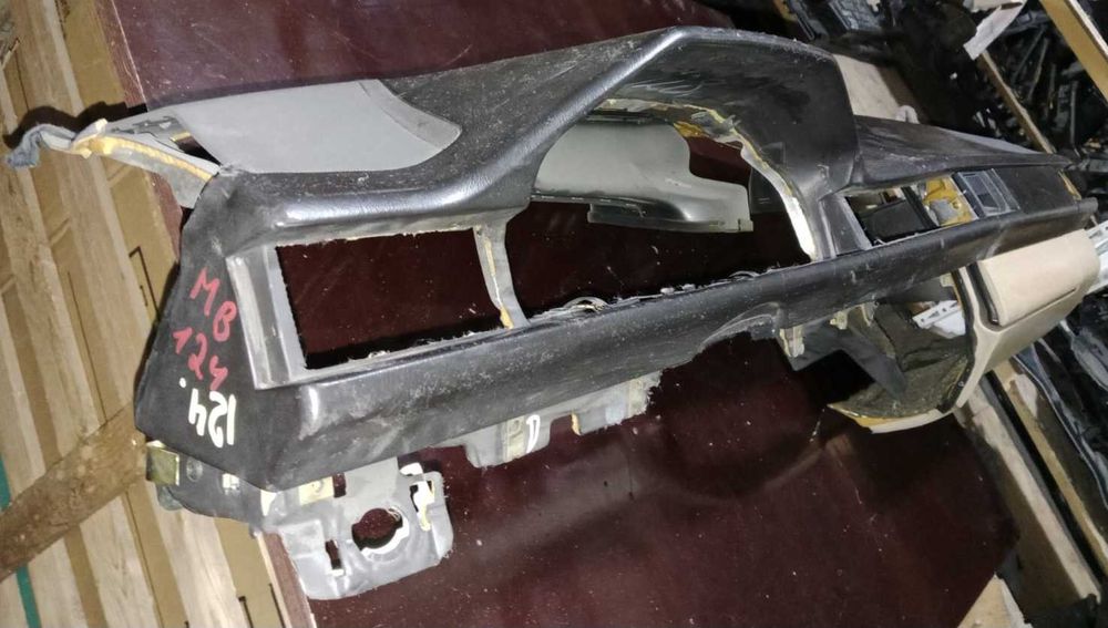 TitanAuto Mercedes E-class W124 торпедо