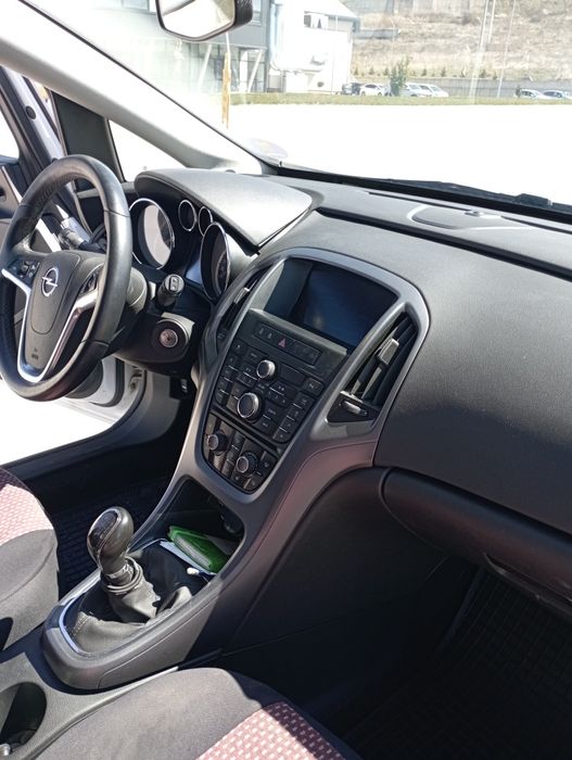 Vând Opel Astra j 2016