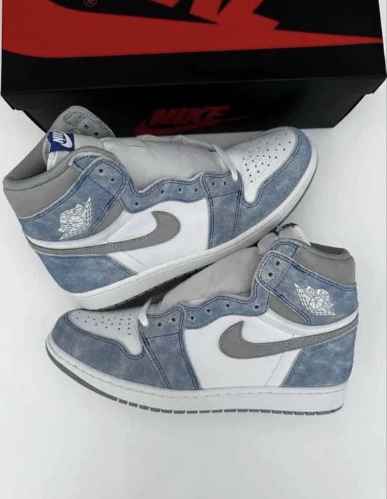 Jordan 1 hyper royal