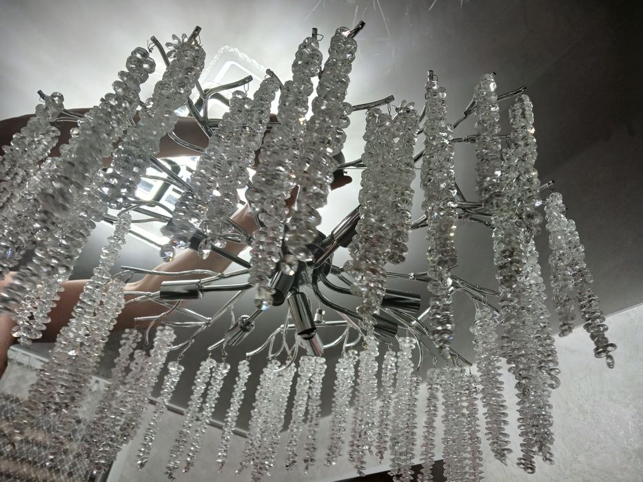 Продам люстру НОВАЯ 50000