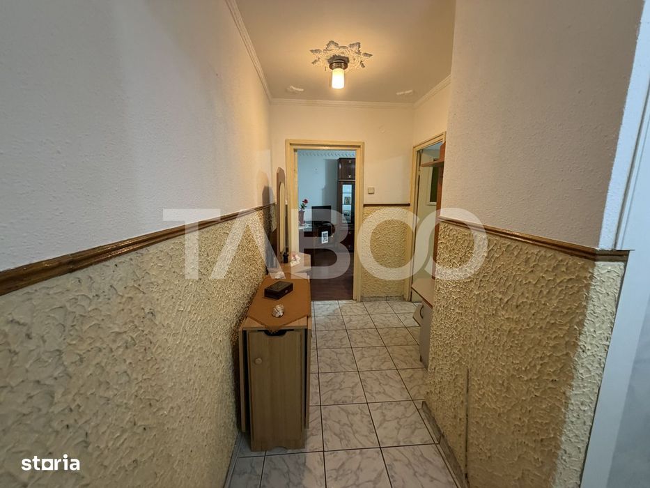 Apartament decomandat 2 camere parter boxa la subsol zona 1 Decembrie