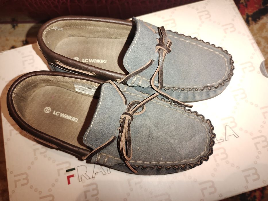 Продам детскую обувь на мальчика и девочку