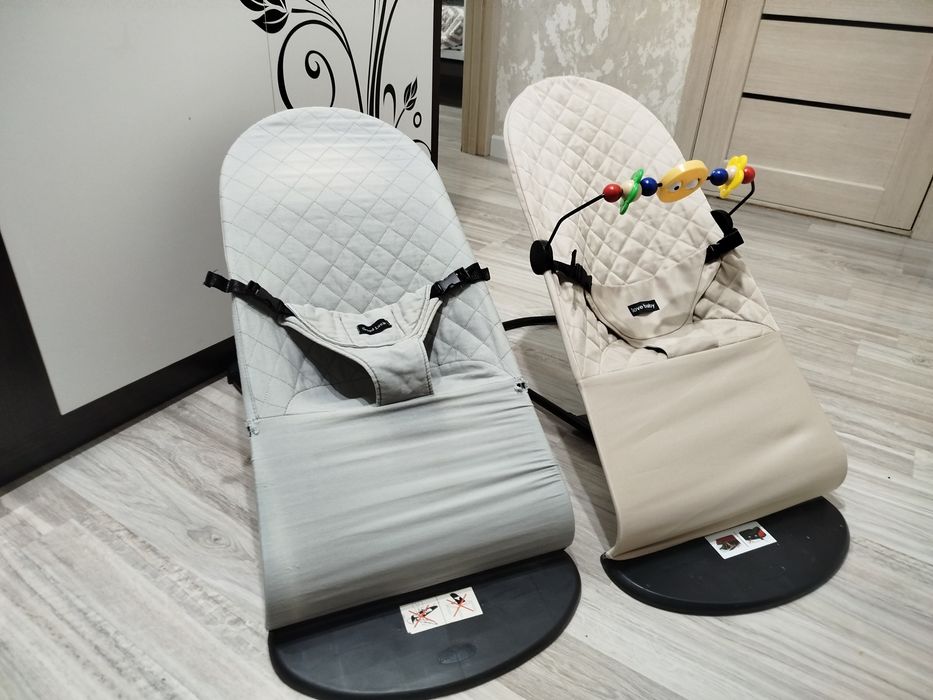 Продам два шезлонга