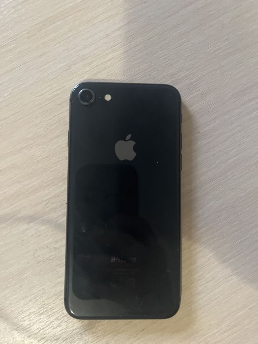 Продам iPhone 8 б/у