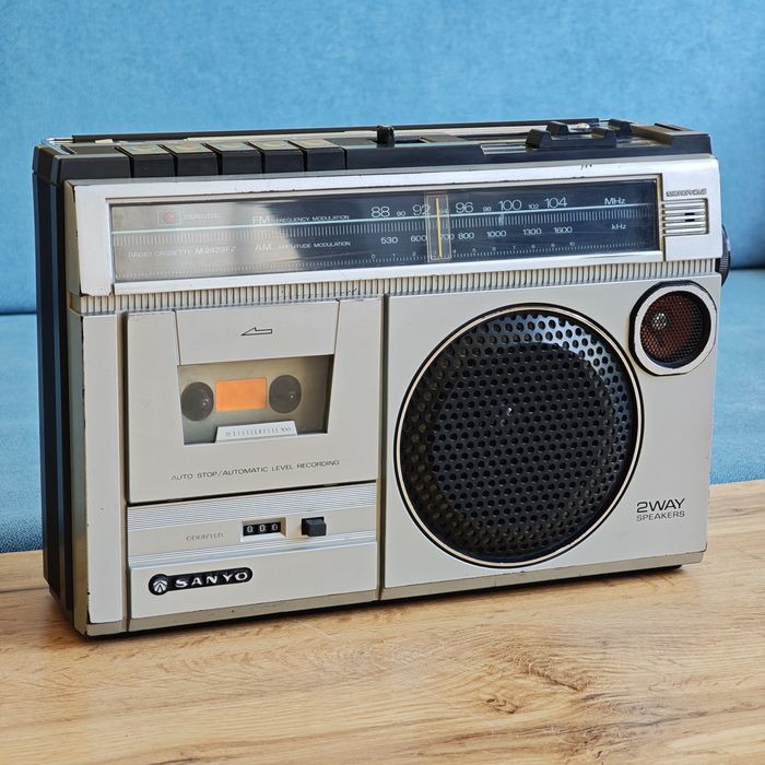 Радиокасетофон Sanyo M2429FZ (1982 г.)