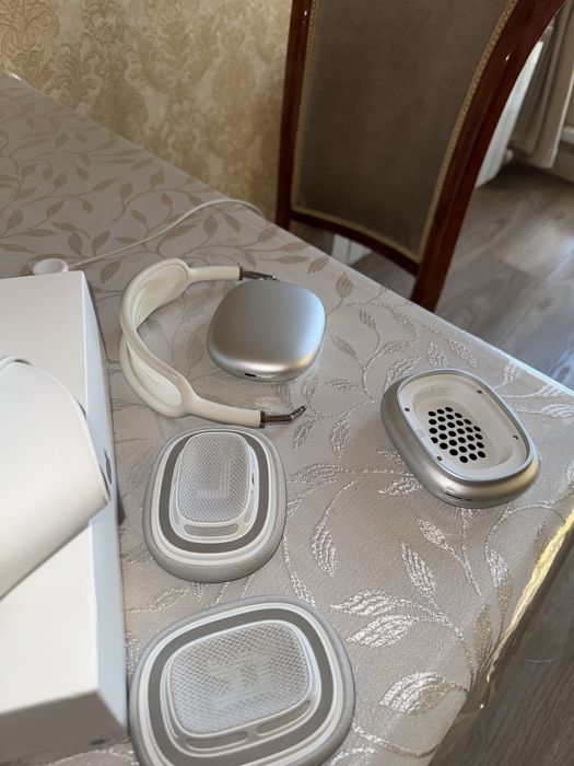 AirPods Max (original)