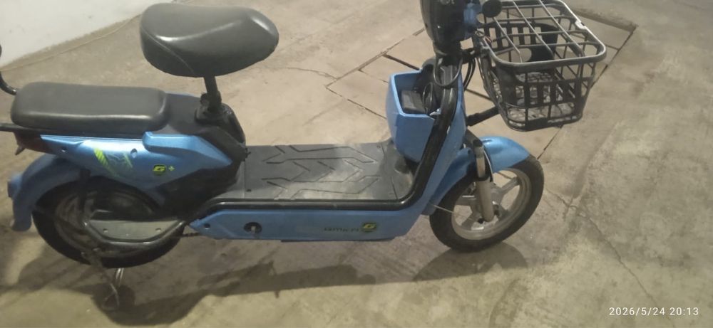 Продам скутор срочно
