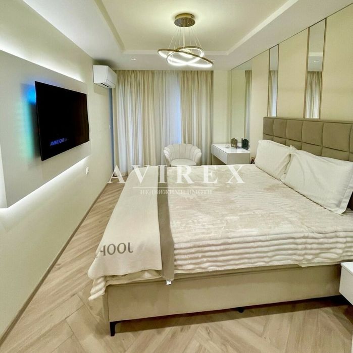 Дава се под наем Тристаен апартамент в Пловдив, Център - 130 кв.м за 917.49 € - Снимка #1