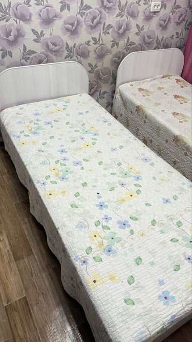 Кровать.  Продаются вместе с матрасами