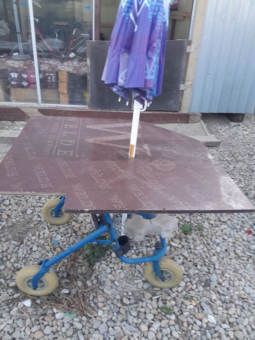 Masa exterior cu roti