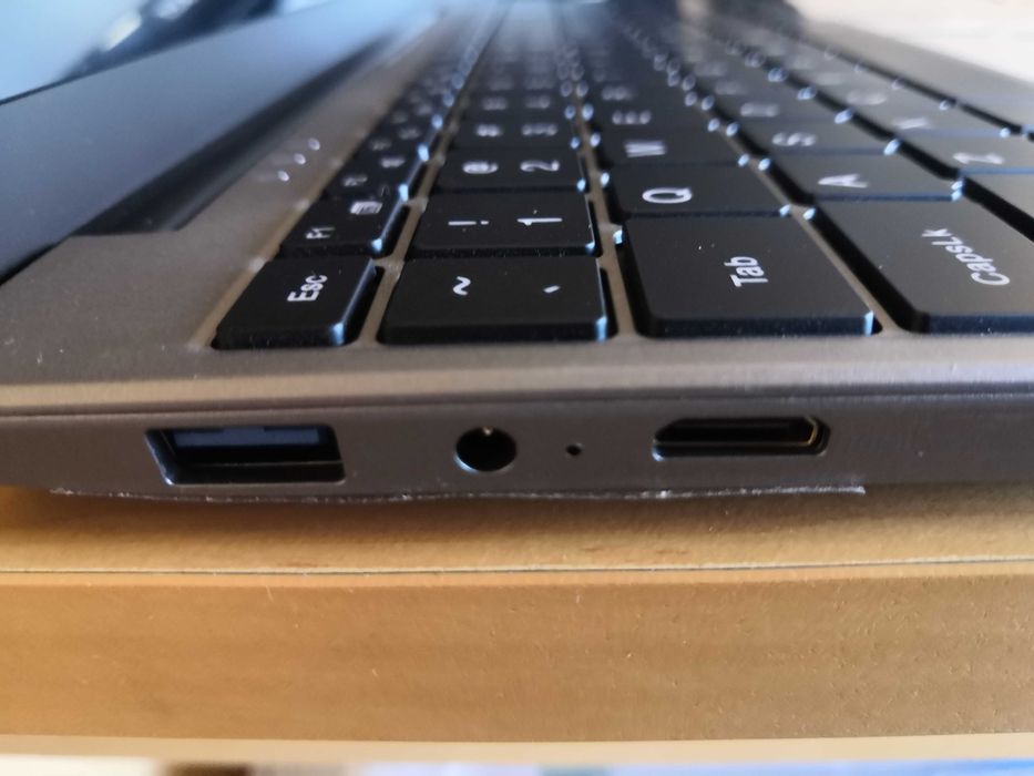 Чисто нов Лаптоп Intel Core i7-6600U 16GB RAM 1TB 2,8Ghz Windows 11