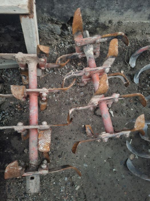 Копаем выравниваем огороды мотоблоком