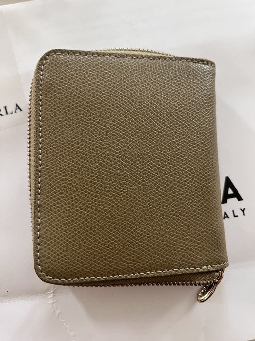Портфейл furla 12х10х1 см.