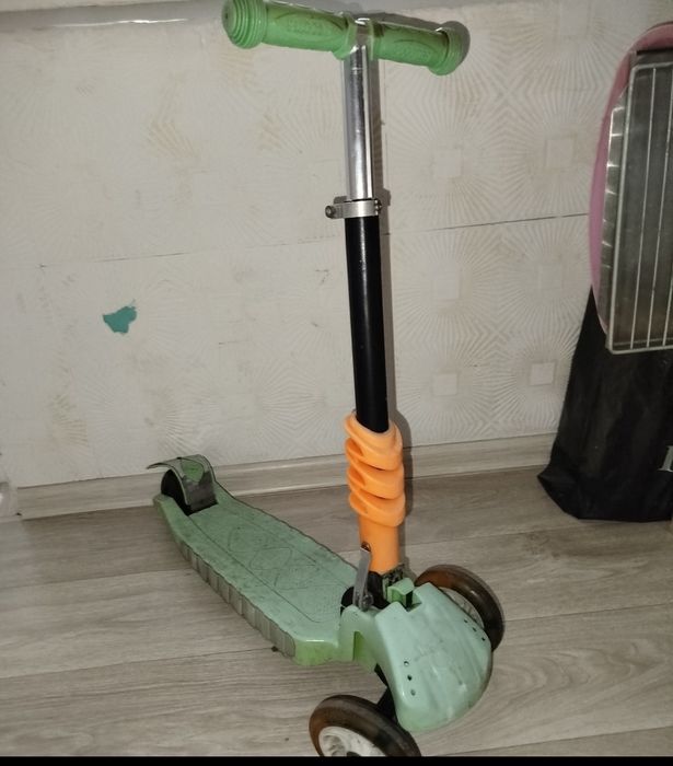 Продаю детский самокат