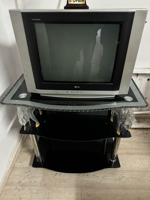 Lg телевизор вместе подставкой