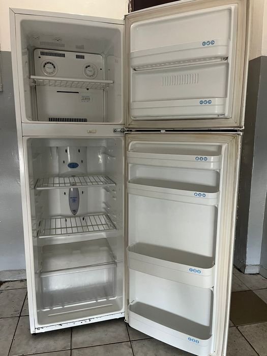 Продам холодильник LG