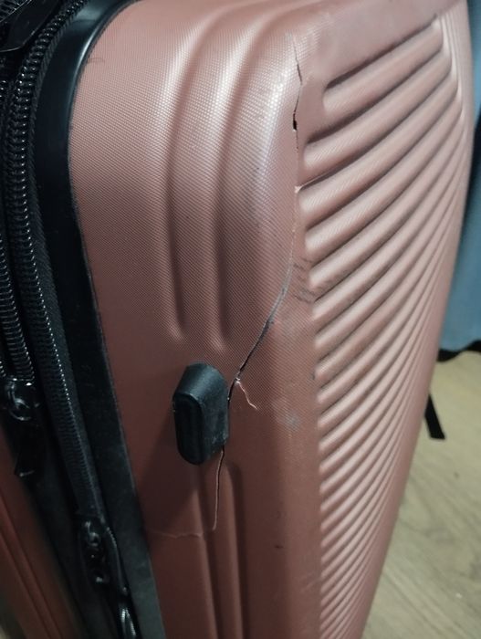 Чемодан в хорошим состоянии
