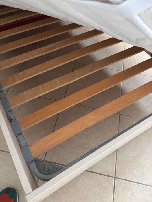 Еденични Легла с матраци