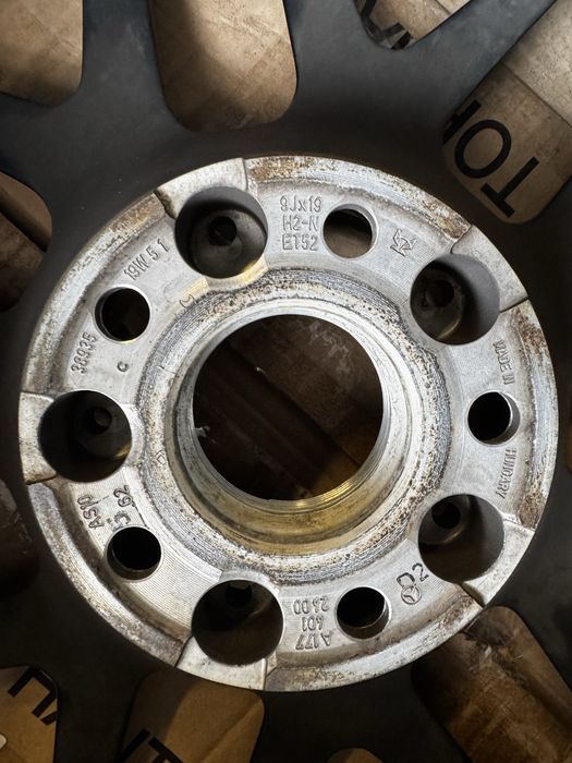 Оригинални Mercedes AMG 19” ковани джанти спорт пакет капачки емблема