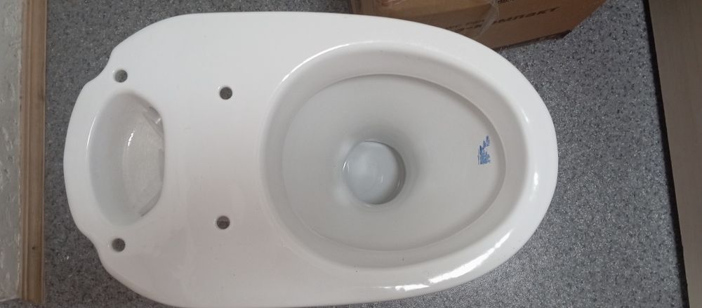 Продам унитаз новый