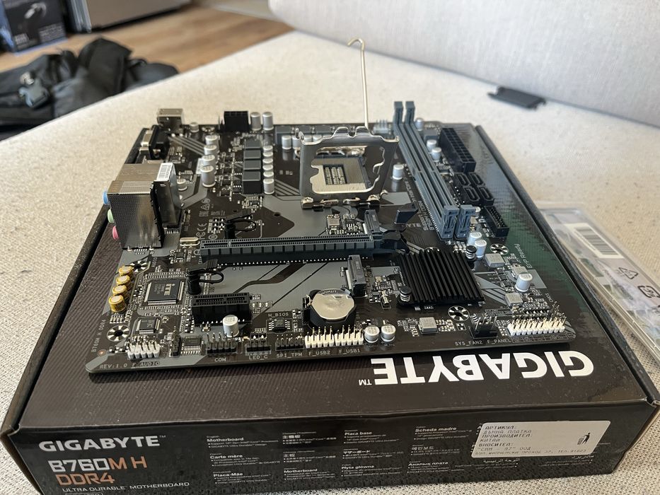 дънна плата GIGABYTE B760M H DDR4  LGA1700 5огънати пина