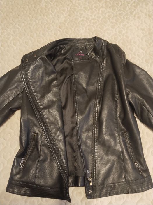 Куртка в хорошем состоянии