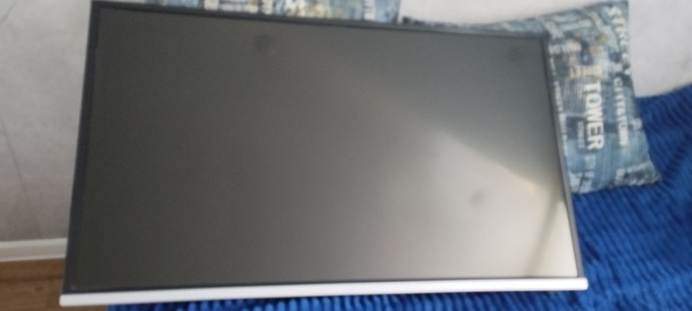 Продам телевизор на запчасти