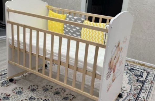 Манеж новый и коляска зимний