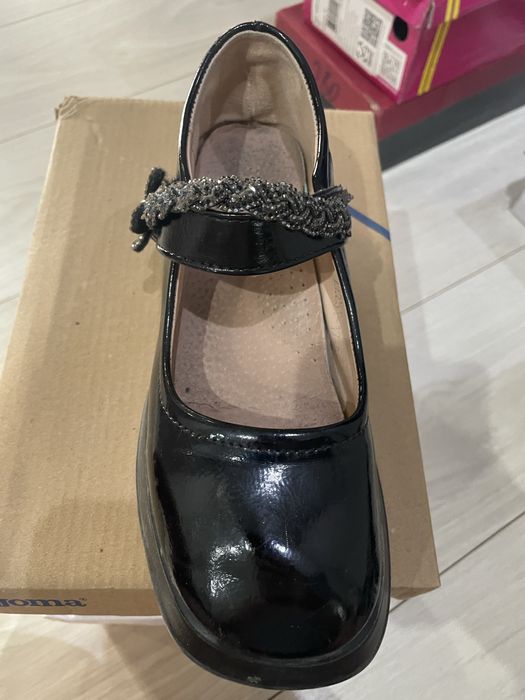 Көктемгі аяқ киім, қыз балаға