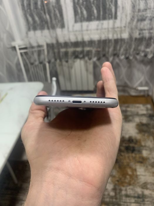 Продам iphone XR 64гб