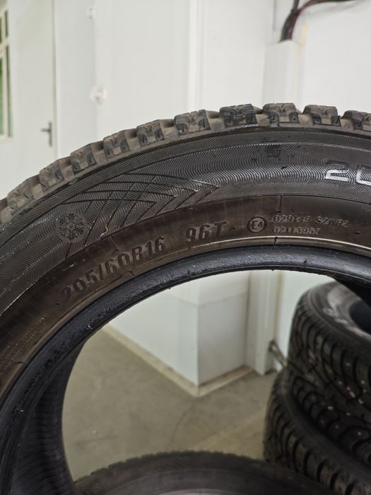 Зимние шины  MAXXIS