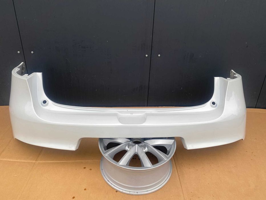 Bara spate noua originala Renault Megane 3 hatchback