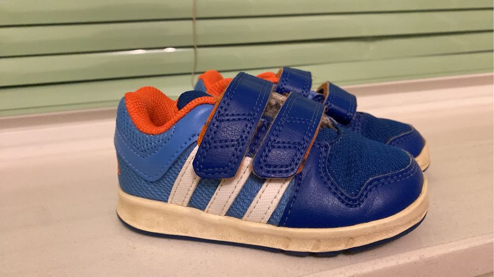 Бебешки/ детски маратонки adidas- 21 н