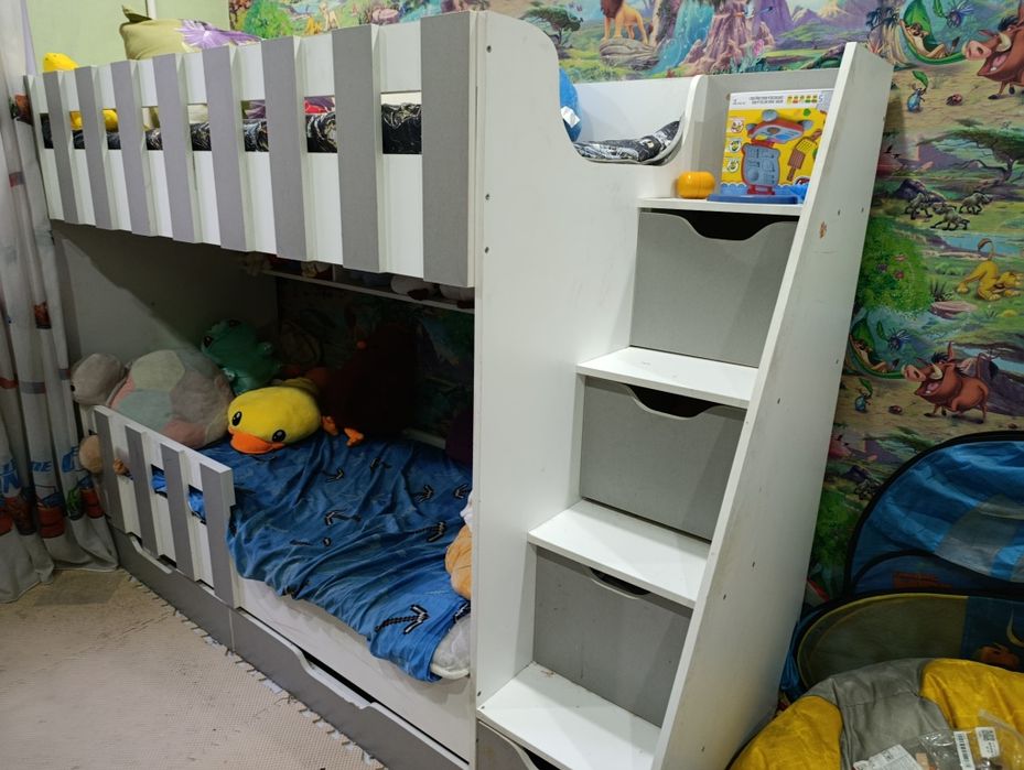 Двухъярусная кровать