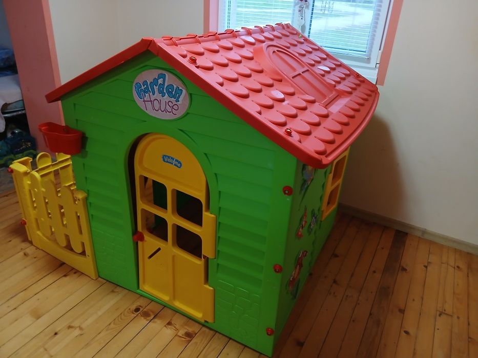 Детска пластмасова къща
