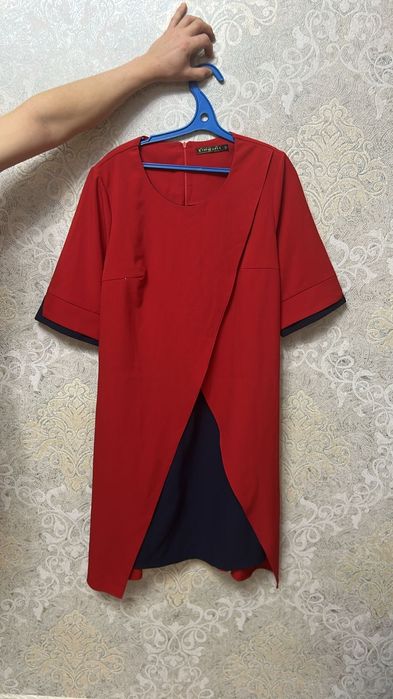 Продам платье 52 размер 18000.