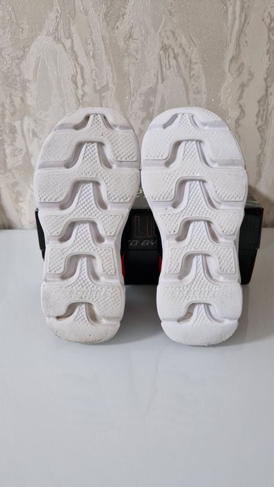 Продам кроссовки! Срочно!