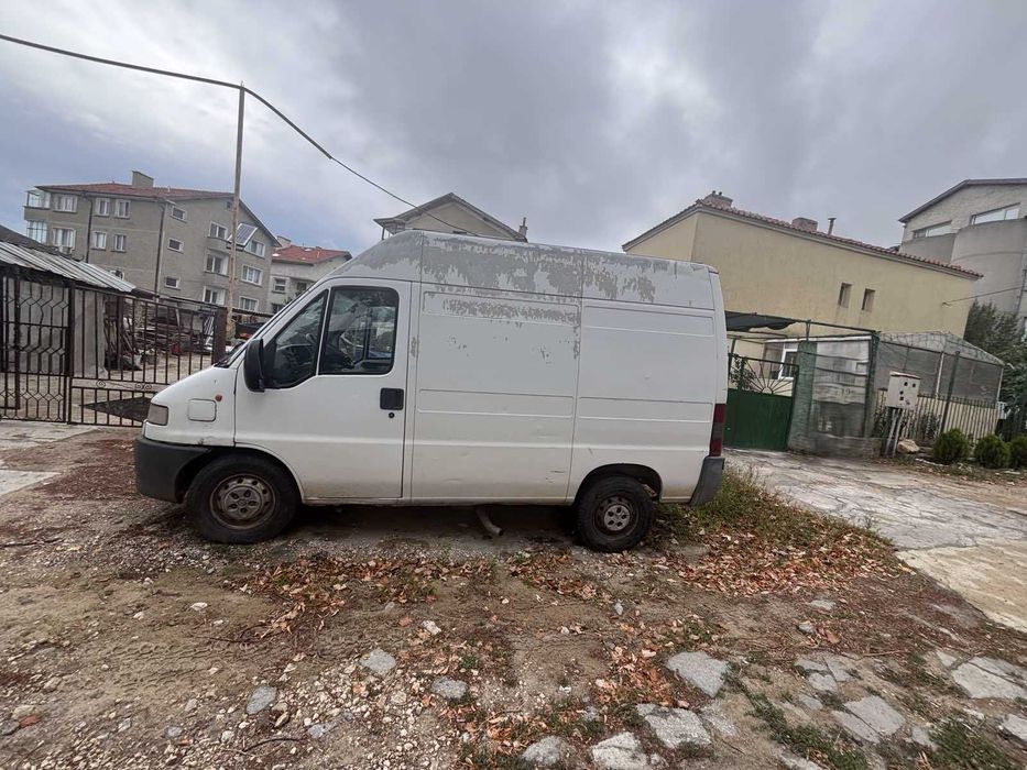 Продавам микробус в движение