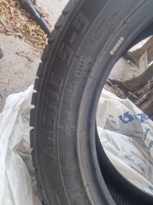 Продам шины 235/55/19