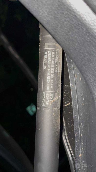 Toyota Highlander Оригинальный подъёмник багажника