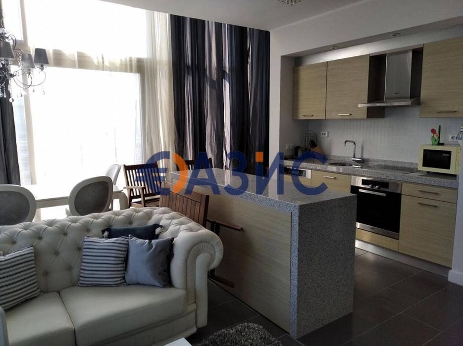 Продава се Тристаен апартамент в Обзор - 360 кв.м за 425 €/кв.м - Снимка #4