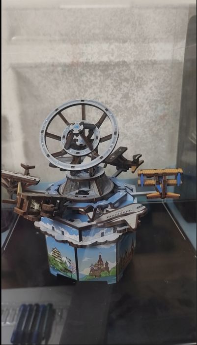 Новогодний подарок игрушка