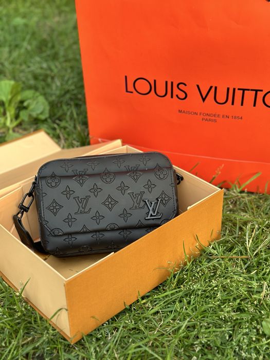 Барсетки Louis Vuitton