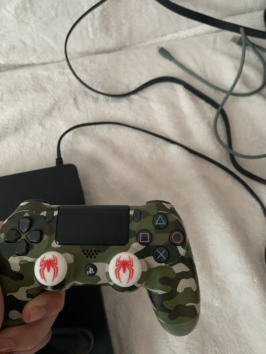 продам playstation4 с играми