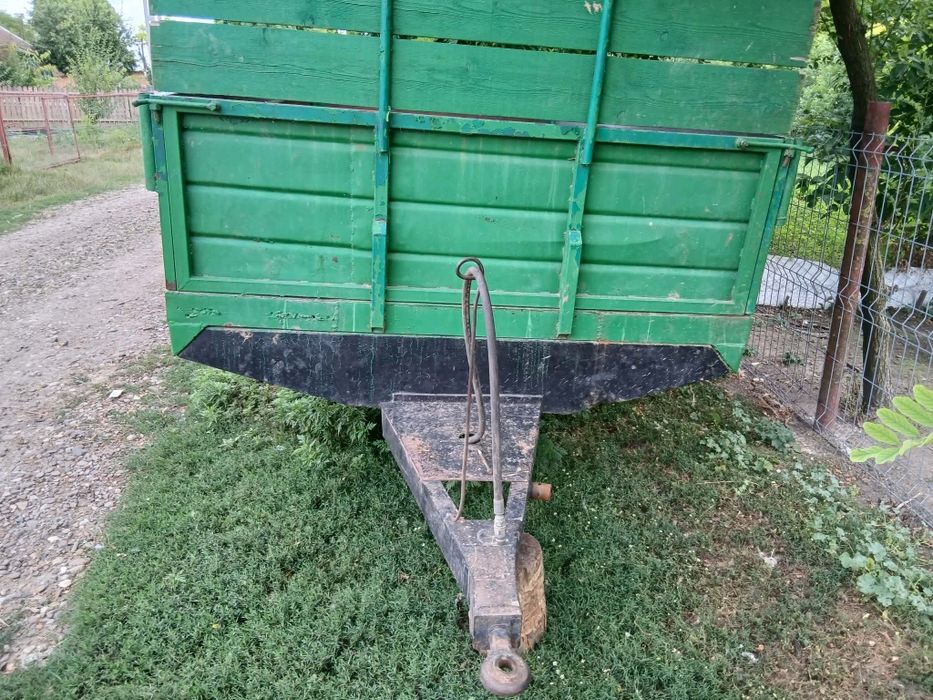 Vand remorca urgent