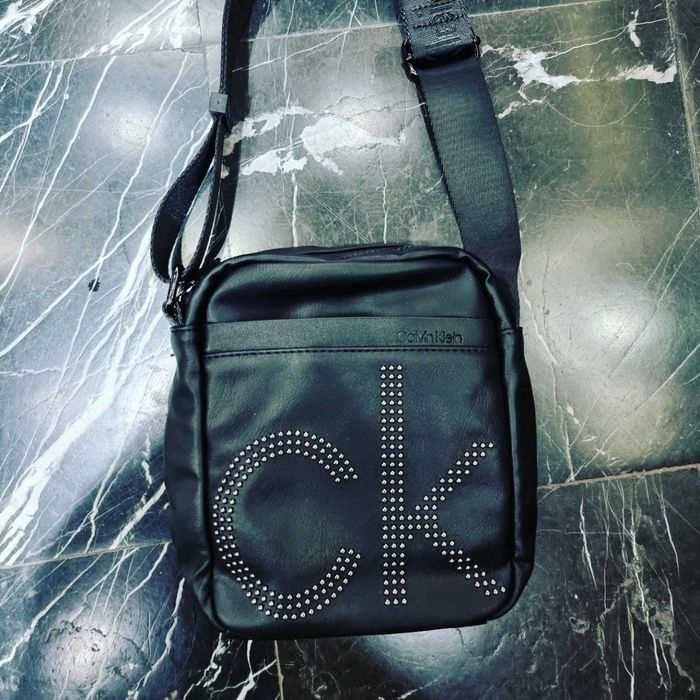 Чантичка Calvin Klein 0812