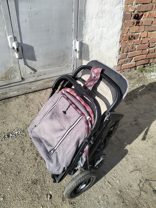 Коляска прогулочная