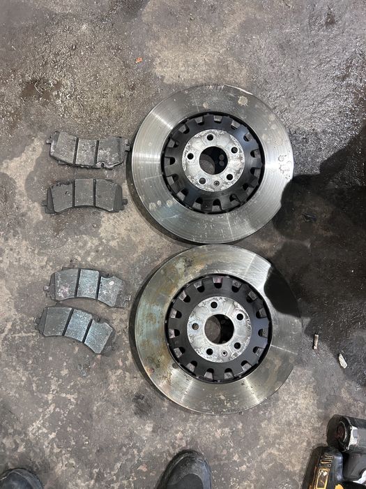 Audi SQ Предни дискове и накладки