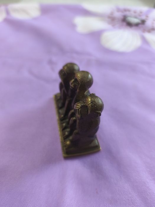 Statueta bronz maimuțele inteligente