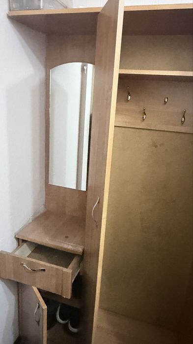 Продам шкаф для прихожей